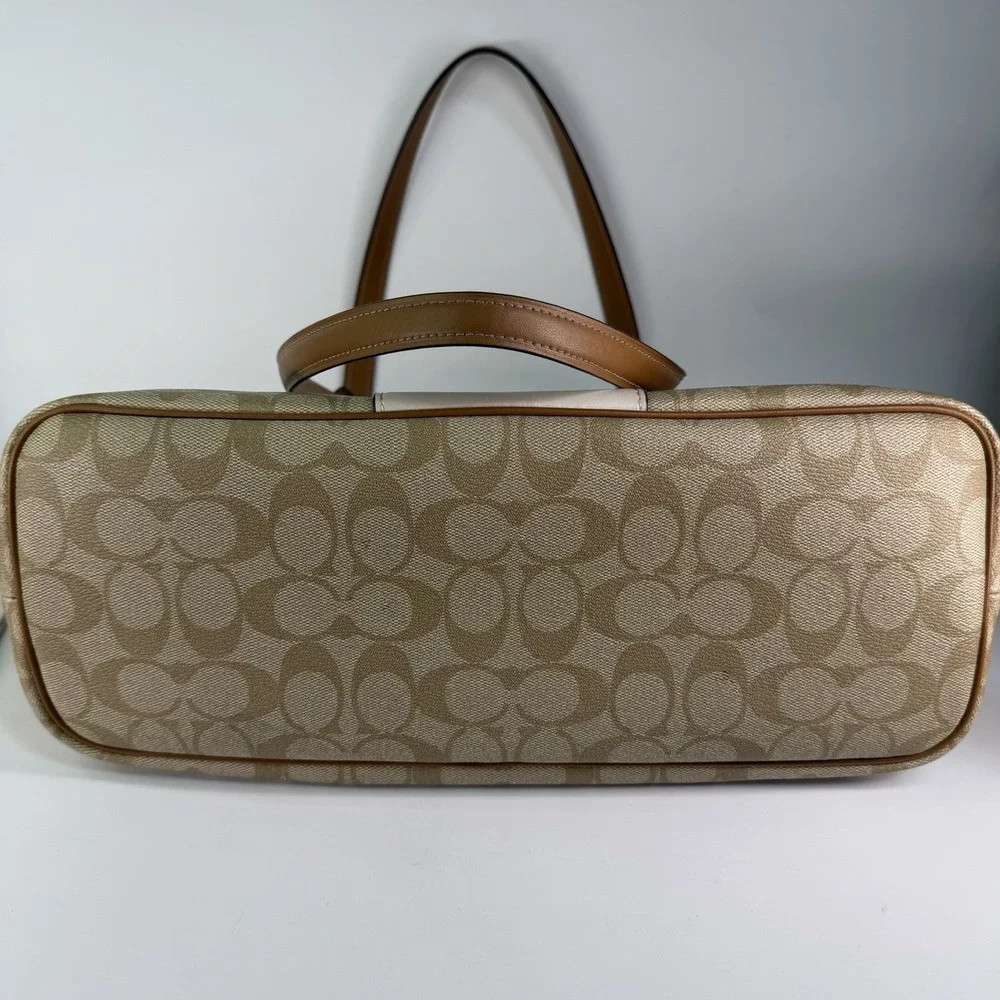 AUTHENTIC Coach Gallery Tote Signature Lt Khaki Chalk Saddle Top Zip Shoulder
